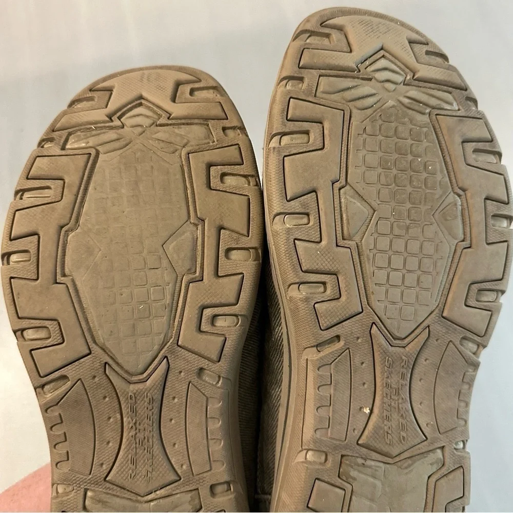 Skechers Men’s Relaxed Fit Memory Foam Khaki Canvas Slip On Shoes Sz 13 GUC